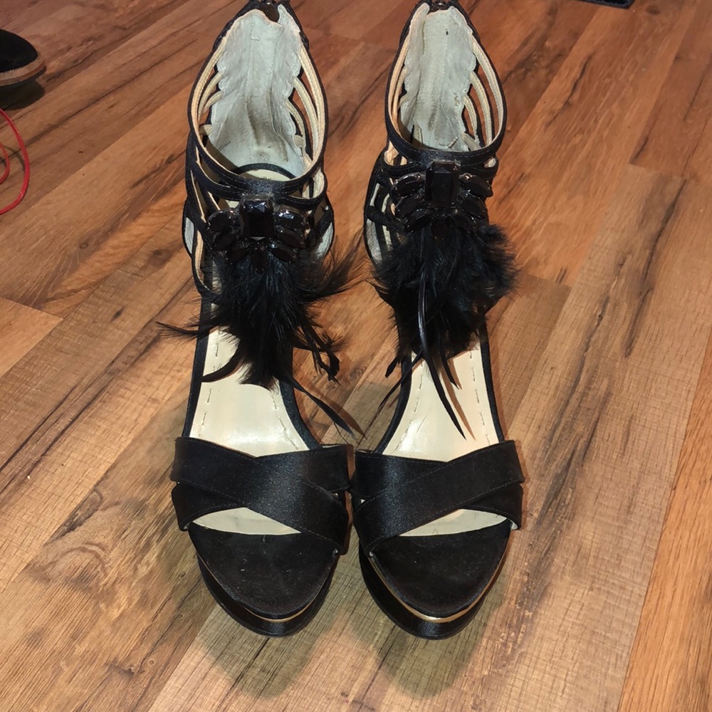 Enzo Angelina feather evening shoe!